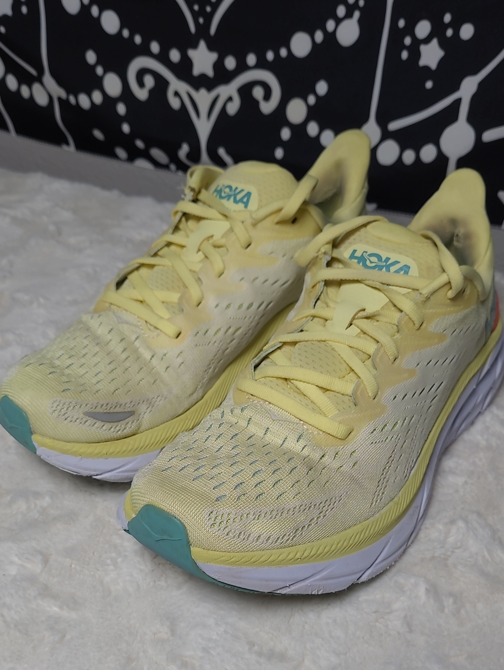 Hoka Clifton 8 Women's Yellow Shoes with Aqua and Coral Accents Size 9 1119394 - Picture 4 of 9